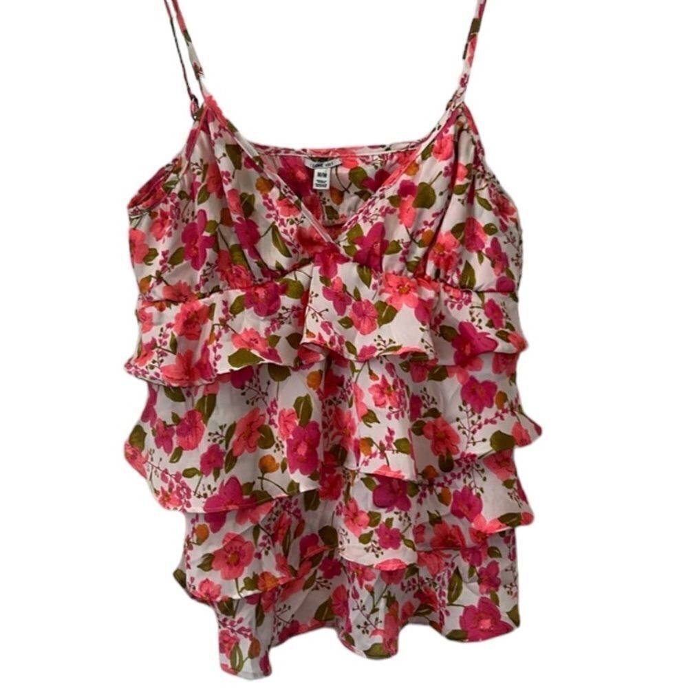 I love H81 floral, pink and white ruffle top size medium